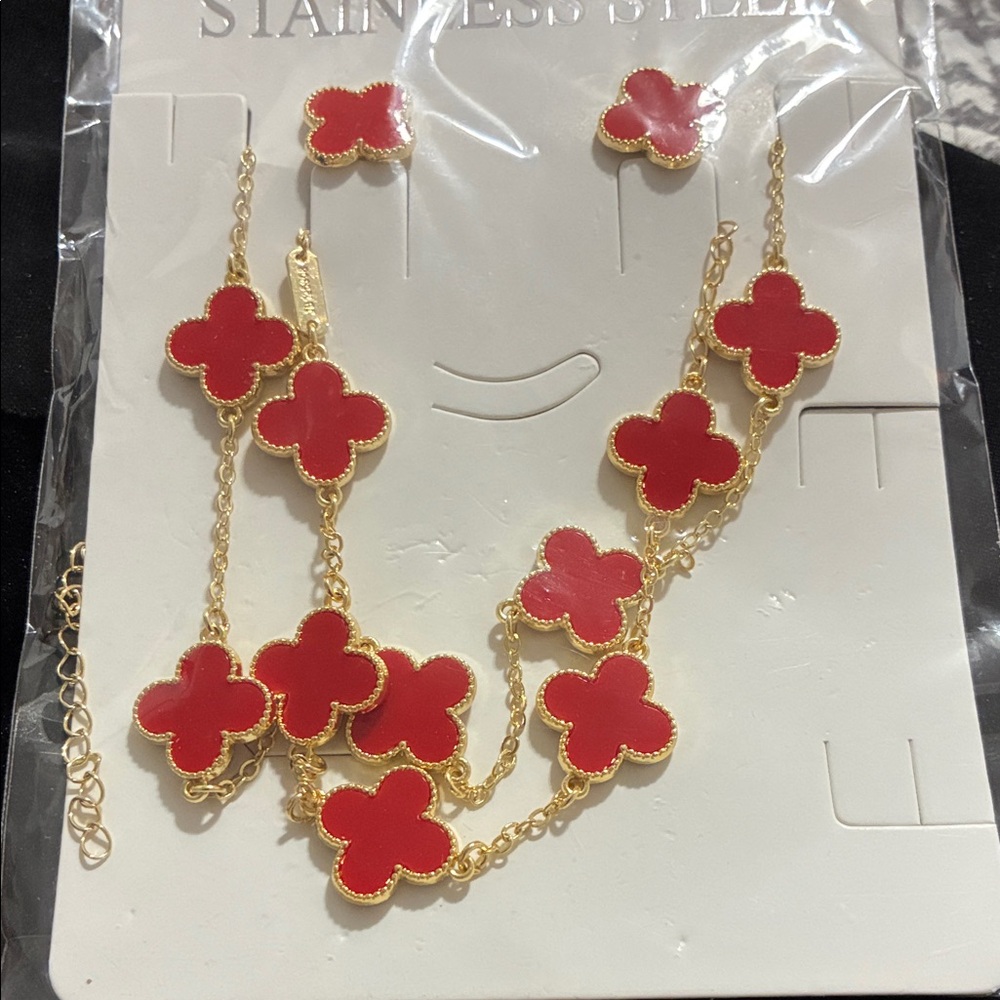Red and Gold Clover Necklace Set